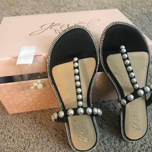 Jewel Badgley Mischka